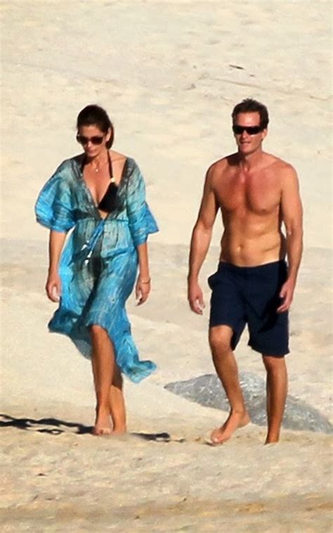 Retro Bikini Cindy Crawford Takes A Stroll In A Black Bikini For New
