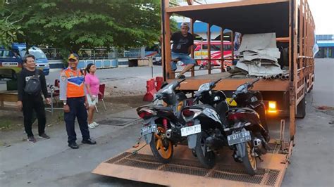 Sepeda Motor Pemudik Mulai Tiba Di Terminal Tirtonadi Solo Peminat