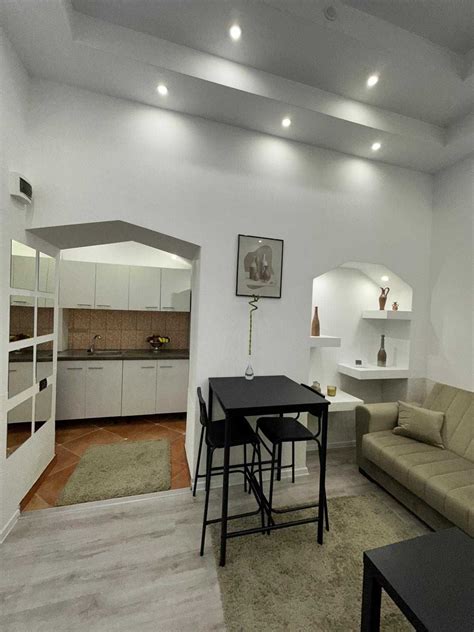 V Nd Apartament Camere Central La Cas Arad Olx Ro