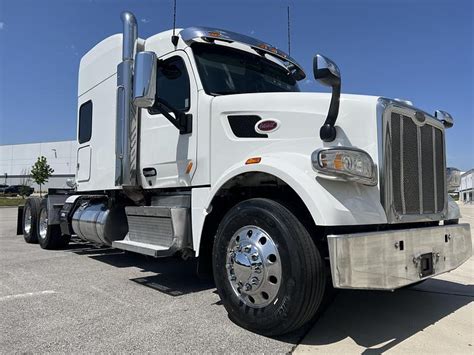 Sleeper Semi Trucks Peterbilt Trucks For Sale At Michelle Sells T
