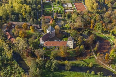 Luftbild Rheda Wiedenbrück Schloss Rheda mit dem Schlosspark Rheda am