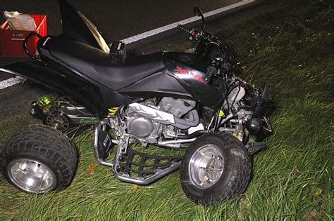 Edling Fotos Vom Unfall Auf B Zwischen Traktor Gespann Und Quad Auf