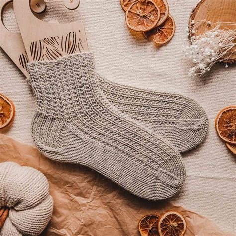 Easy Socks Knitting Pattern For Beginners Cosy Wafer Socks