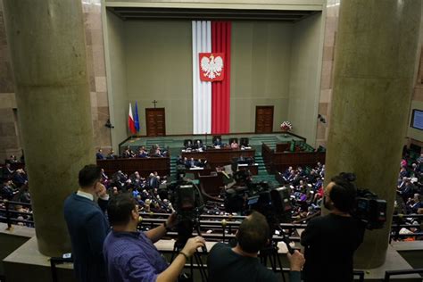 Sejm Projekt Znp Godne P Ace Skierowany Do Dalszych Prac Znp Znp