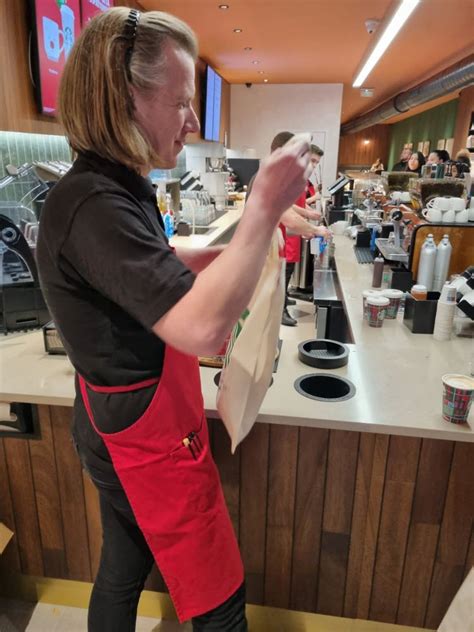 Chalon Starbucks A Ouvert Ses Portes Ce Jeudi Matin