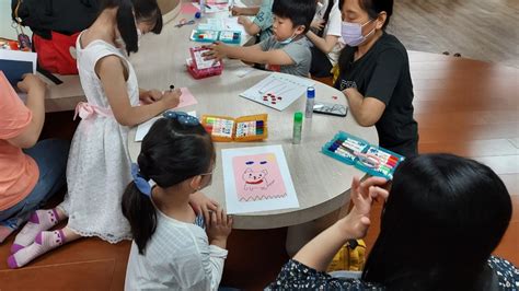 1120507跟孩子同一國【自我認同】親子共讀活動 基隆市公共圖書館