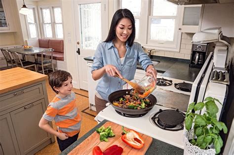 10 Tips To Keep Your Kitchen Clean While Cooking Cooking Top Gear