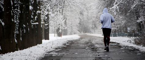 Running Tips To Keep You Safe This Winter Abc News