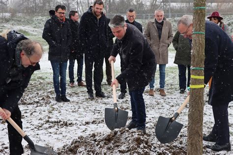 Futur H Pital De Maizi Res L S Metz Plantation D Un Premier Arbre