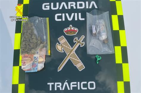 Detenido Un Conductor Con Coca Na Hach S Y Marihuana Al Ser