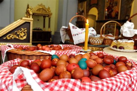 Svečanim uskrsnim liturgijama vjernici pravoslavne vjeroispovijesti