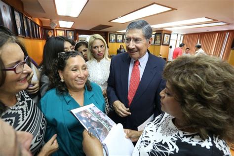 Bitácoras Políticas Serán las mujeres el motor del cambio que