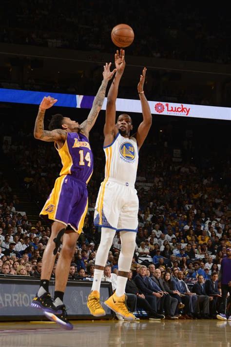 Warriors Beat Lakers In Regular Season Finale Golden State Warriors