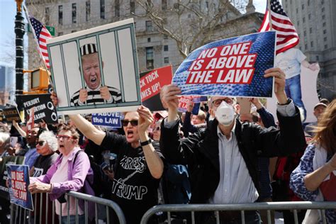 Las fotos del día en que Trump entró a la historia como el primer