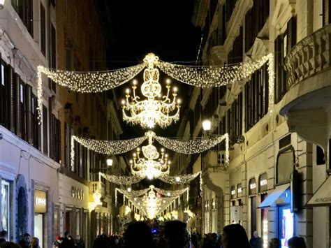 Rome Illuminated: A Christmas Landmarks Walking Tour | Travel Buddies