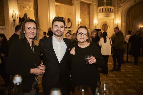 Polska Premiera Musicalu We Will Rock You Teatr Muzyczny Roma