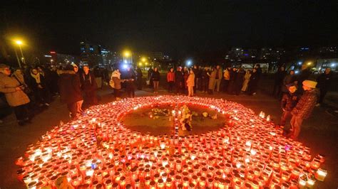 Dan žalosti zbog krvavog napada u školi Zastave spuštene na polja