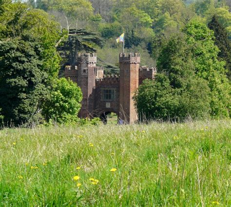 "Lullingstone Castle" by Stephen at PicturesofEngland.com