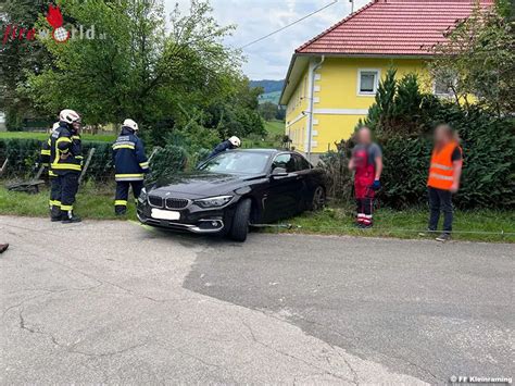 Oö Unfall mit zwei Fahrzeugen bei Abbiegemanöver Fireworld at