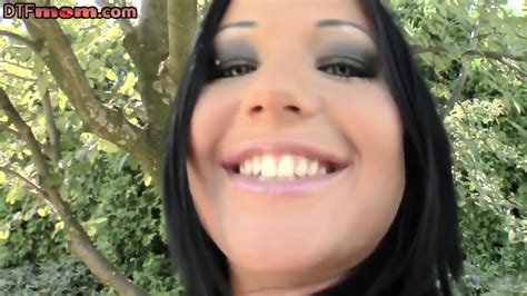 3some Loving Amateur Babe Pussydrilled Outdoor While Sucks Nick Lang