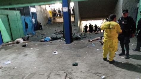 12 fallecidos en el Estadio Cuscatlán luego de una estampida humana