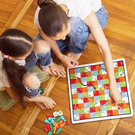 Serpientes Y Escaleras En Juego De Juego Ludo De X Pulgadas