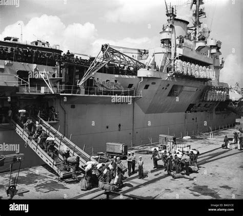 Suez Crisis 1956 Soldiers Embarking On Aircraft Carrier Hms Theseus