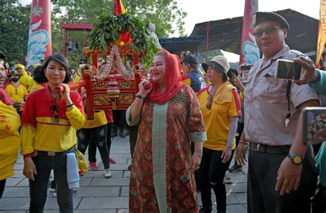 Yuk Intip Kirab Budaya Klenteng Tay Kak Sie Terbesar Semarang