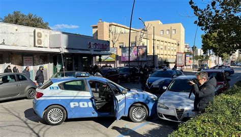 Sparatoria A Taranto Uomo Colpisce I Poliziotti Durante Un Controllo