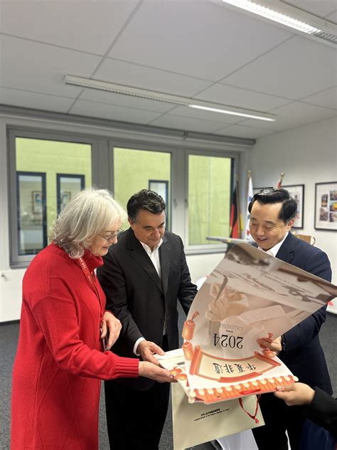 Chinese Consul General Visited Isr Isr International School On The Rhine