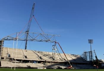 stadium roof takes shape