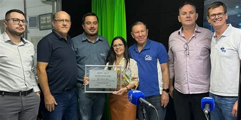 Adm Claudia Abreu Presidente Do Cra Rs Recebe Placa De