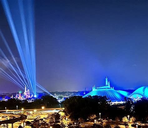 Our view from Bay Lake Tower last night : r/WaltDisneyWorld