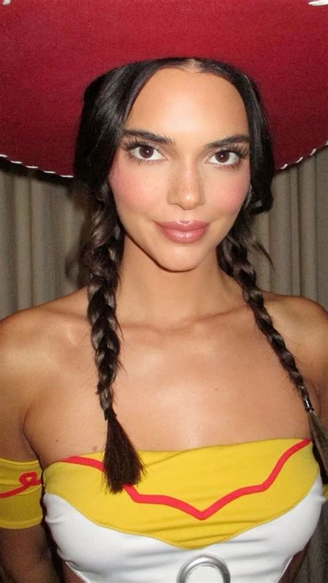 JESSE COWGIRL HALLOWEEN COSTUME Kendall Jenner Style Kendall Jenner