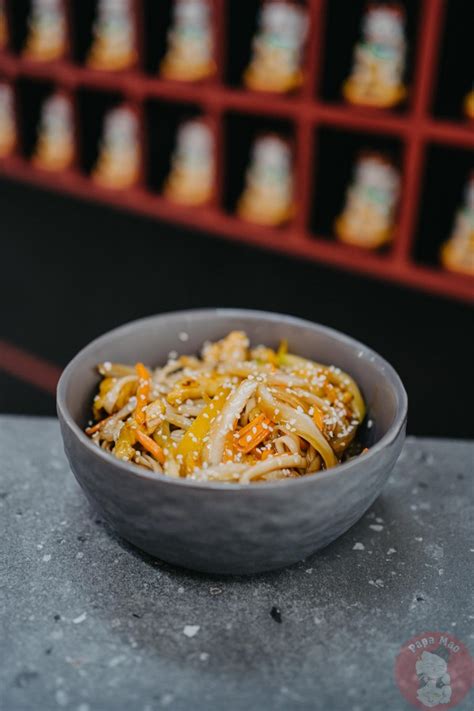WOK с курицей - Папа Мао