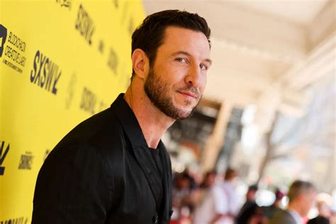 OMG He S Naked Pablo Schreiber Shares A Beautiful Sunset On Social Media And A Frontal