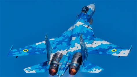 Russia S Sukhoi Su 27 Flanker Built To Kill Air Force F 15 Fighters