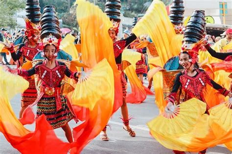 14,000 tourists flock to Baguio City for Panagbenga Festival 2023 | Philstar.com