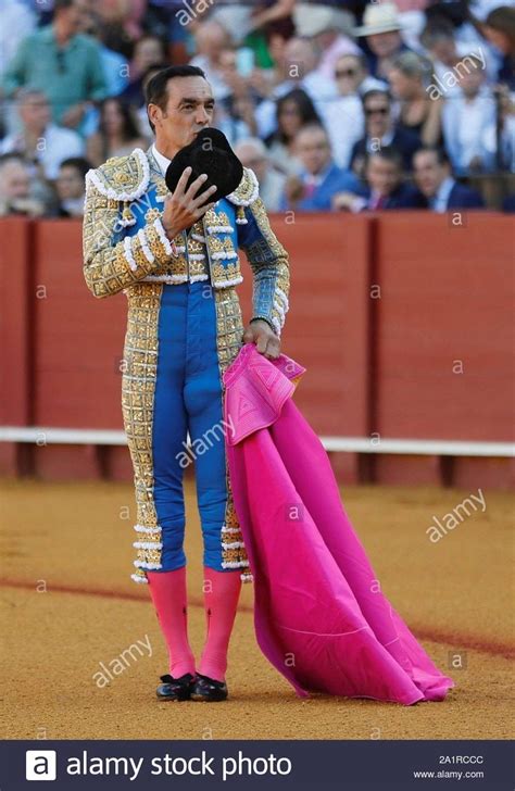 Pin By Lars On Matador Bullfighter Traje De Luces Torero Matador