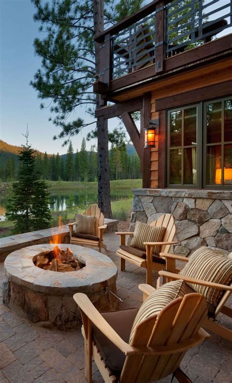 22 Stunning Outdoor Fire Pits For Cozy Backyard | HomeMydesign