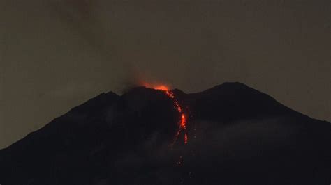 Erupción Del Volcán Indonesio Semeru Deja Al Menos Un Muerto Y Decenas De Heridos Indonesia