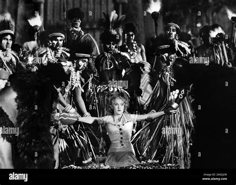 Fay wray king kong Black and White Stock Photos & Images - Alamy