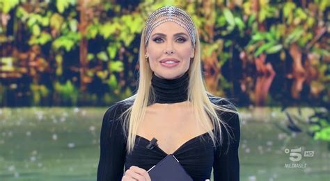 Isola Buon Esordio Per Ilary Blasi Gli Ascolti Della Prima Puntata