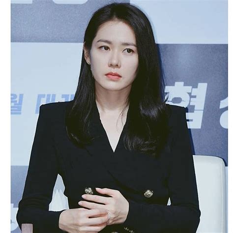 All About Son Ye Jin On Instagram “love 😘💞💕 손예진 Sonyejin Yejinhand Beauty Koreangoddes