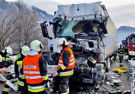 Horror Crash Auf Der Autobahn Drei Verletzte UnserTirol24