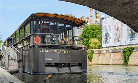 Brunch en musique à bord de la péniche Le Son de la Terre à Paris