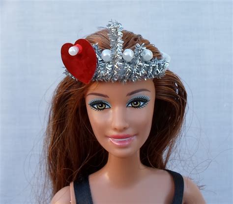 Happier Than A Pig In Mud: Valentine's Day Tiara for Barbie -DIY Tutorial