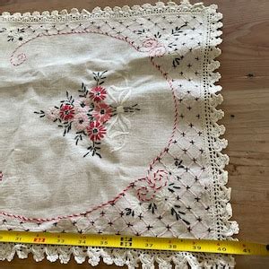 Beautiful Vintage Hand Embroidered Table Runner Etsy