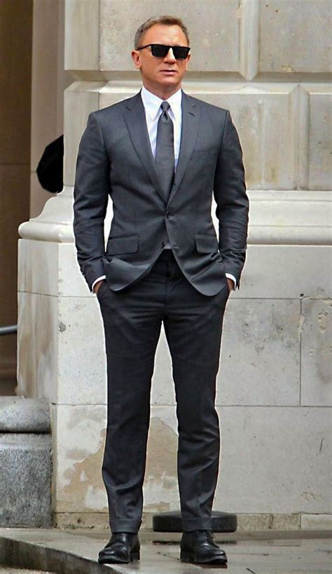 Charcoal Suit with a White Shirt & Grey Tie | Charcoal gray suit, Dark ...