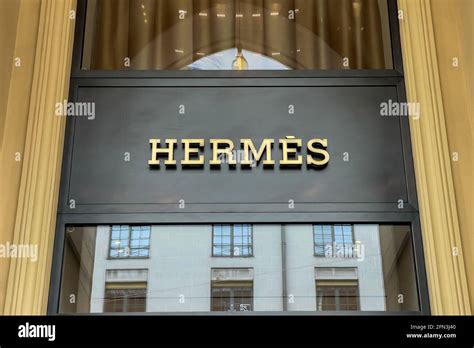 Hermes store hi-res stock photography and images - Alamy